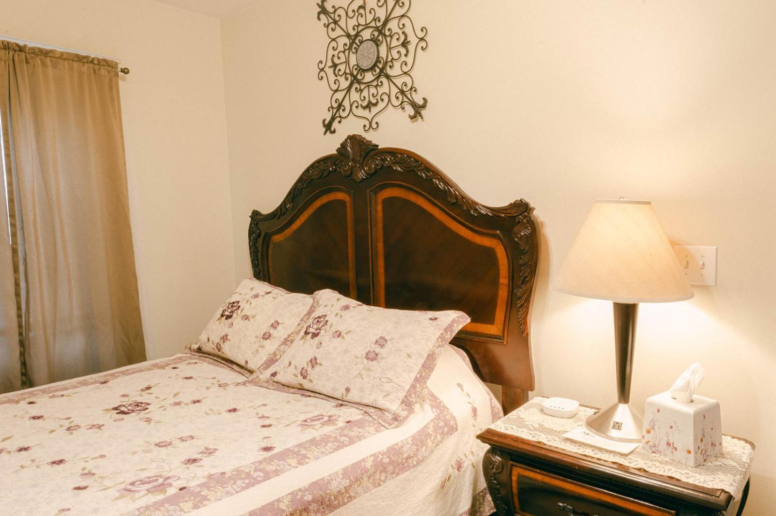 Bed and Breakfast The Wolf Manor Ellinwood Zewnętrze zdjęcie